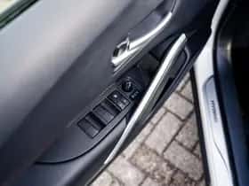Toyota Corolla (2024) thumbnail 23