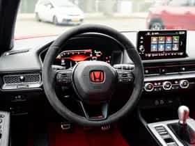 Honda Civic (2023) thumbnail 6