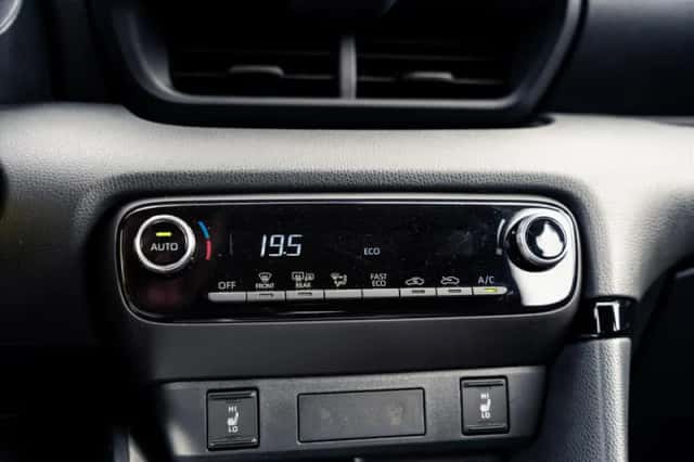Toyota Yaris (2025) thumbnail 16