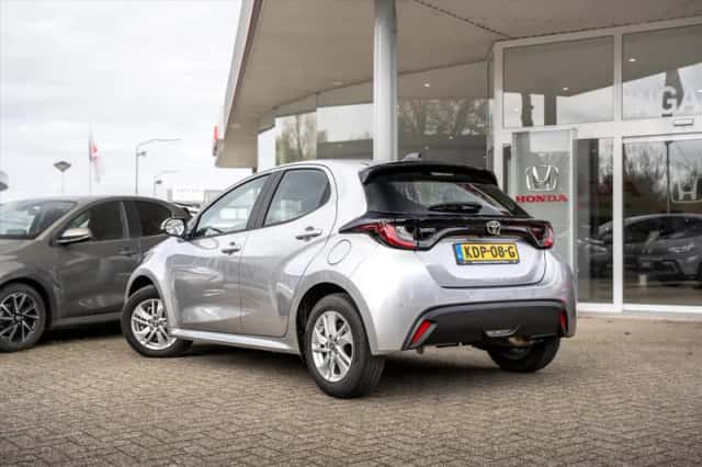 Toyota Yaris (2025) thumbnail 5