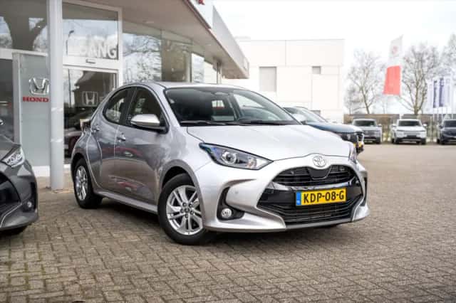 Toyota Yaris (2025) thumbnail 9