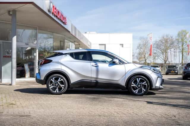 Toyota C-HR (2023) thumbnail 14