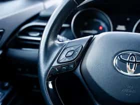 Toyota C-HR (2023) thumbnail 14