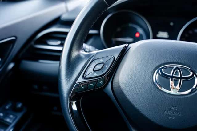 Toyota C-HR (2023) thumbnail 15