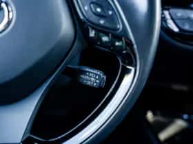 Toyota C-HR (2023) thumbnail 16