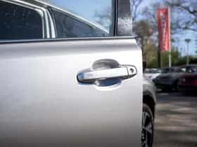 Toyota C-HR (2023) thumbnail 19