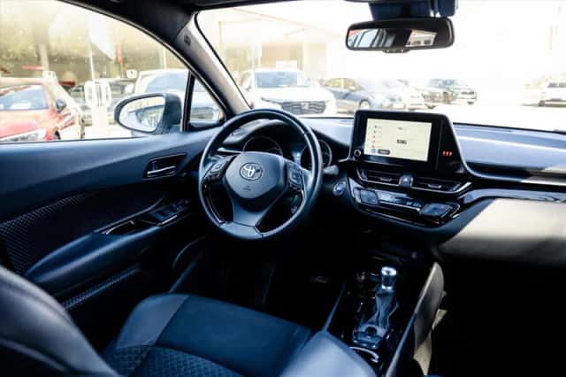 Toyota C-HR (2023) thumbnail 33