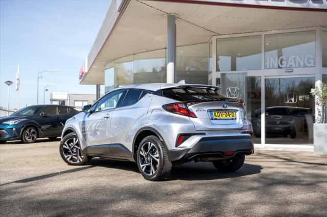 Toyota C-HR (2023) thumbnail 6