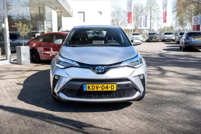 Toyota C-HR (2023) thumbnail 10