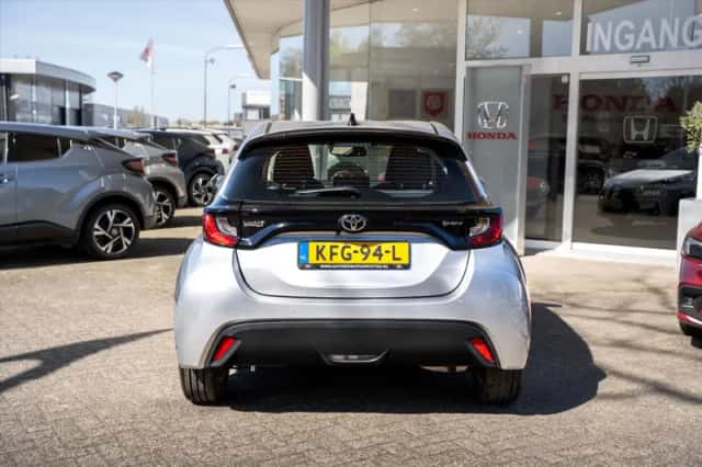 Toyota Yaris (2025) thumbnail 11