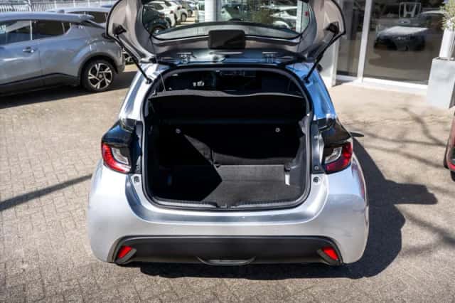 Toyota Yaris (2025) thumbnail 12
