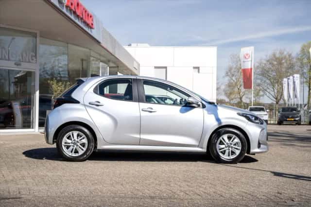 Toyota Yaris (2025) thumbnail 13