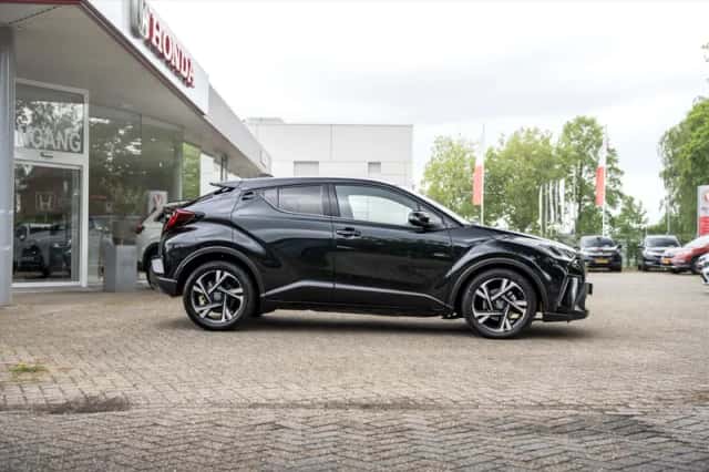 Toyota C-HR (2023) thumbnail 15