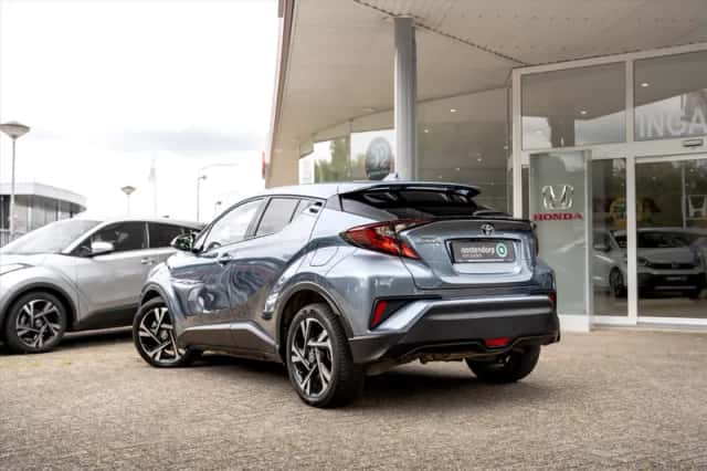 Toyota C-HR (2023) thumbnail 5