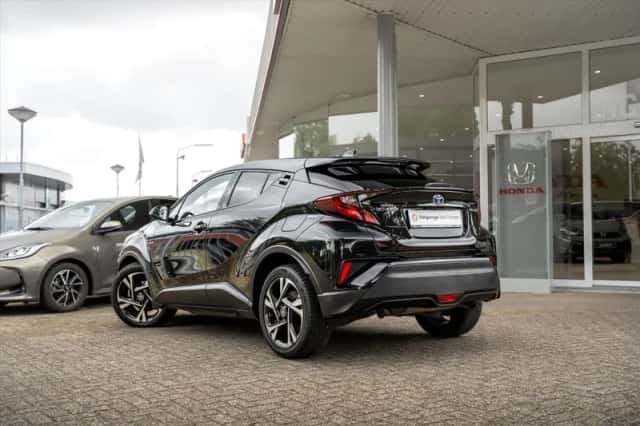 Toyota C-HR (2023) thumbnail 6