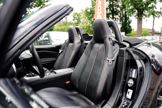 Mazda MX-5 (2019) thumbnail 3