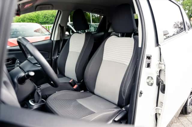 Toyota Yaris (2019) thumbnail 3