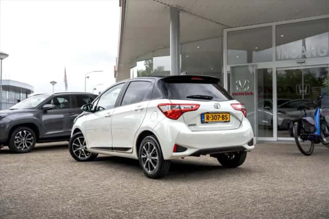 Toyota Yaris (2019) thumbnail 5