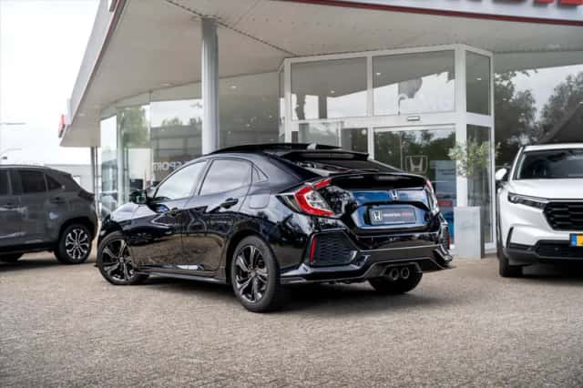 Honda Civic (2018) thumbnail 5