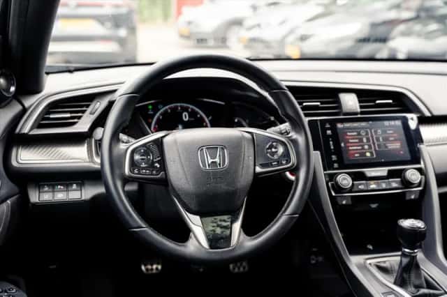 Honda Civic (2018) thumbnail 6