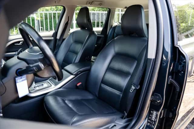 Volvo V70 (2012) thumbnail 3