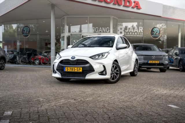 Toyota Yaris (2023) thumbnail 1