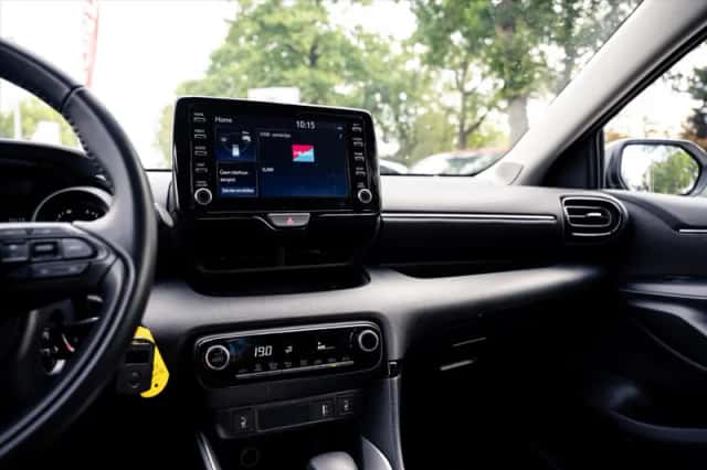 Toyota Yaris (2023) thumbnail 4