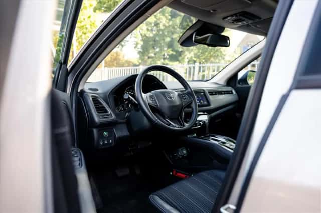 Honda HR-V (2016) thumbnail 2