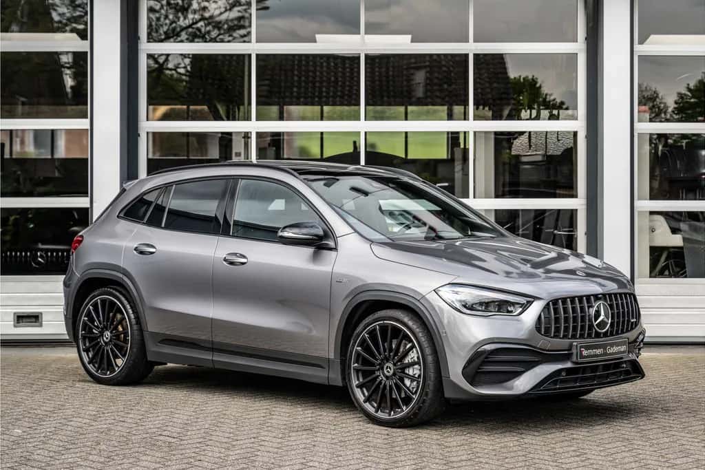 Mercedes-Benz GLA (2022) — foto 1