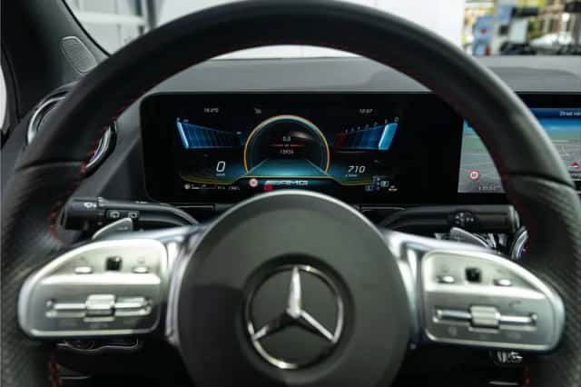 Mercedes-Benz GLA (2022) thumbnail 12