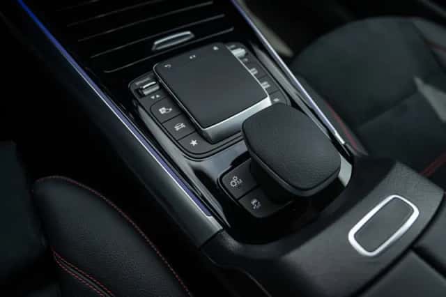 Mercedes-Benz GLA (2022) thumbnail 16