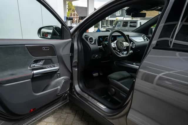 Mercedes-Benz GLA (2022) thumbnail 6