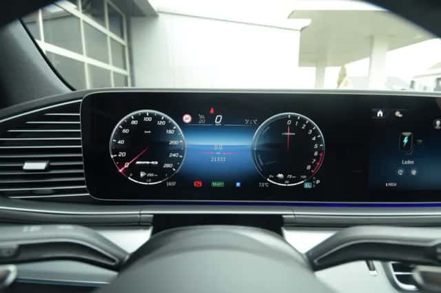 Mercedes-Benz GLE (2025) thumbnail 12