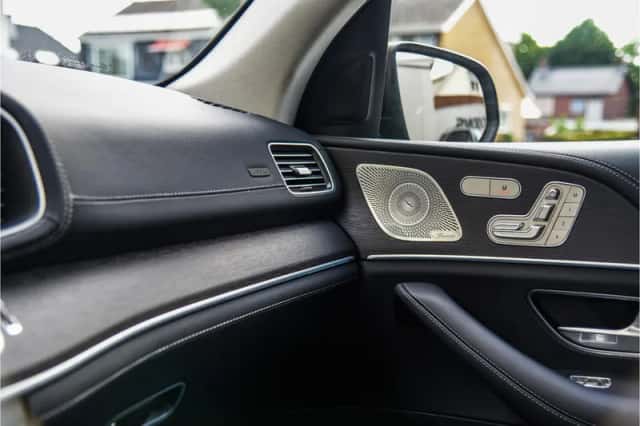 Mercedes-Benz GLE (2025) thumbnail 16