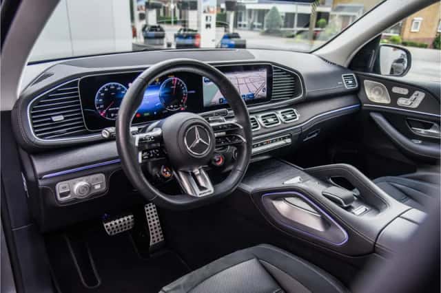Mercedes-Benz GLE (2025) thumbnail 6