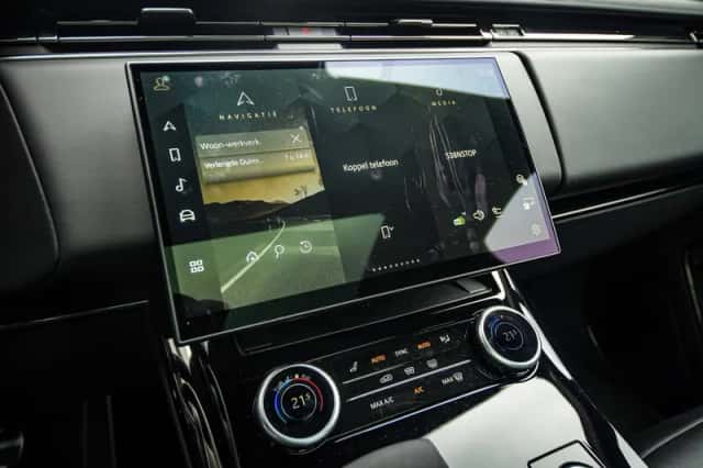 Land Rover Range Rover Sport (2023) thumbnail 13