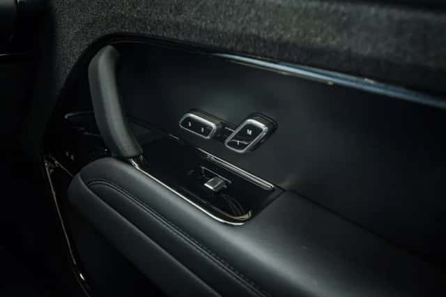 Land Rover Range Rover Sport (2023) thumbnail 24