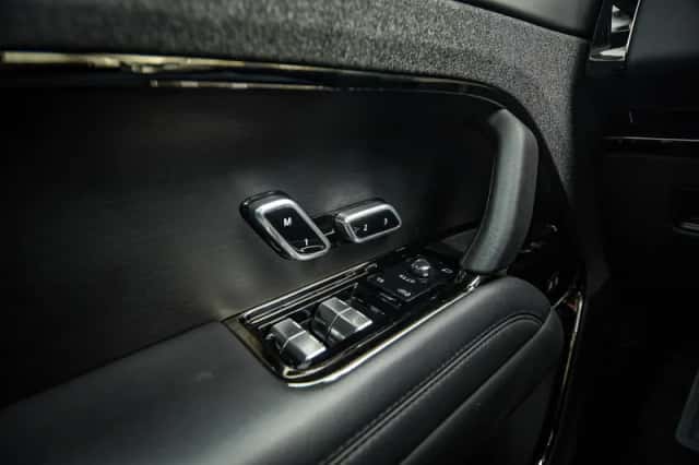Land Rover Range Rover Sport (2023) thumbnail 9