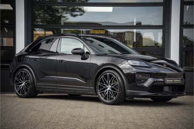 Porsche Macan (2025) thumbnail 1