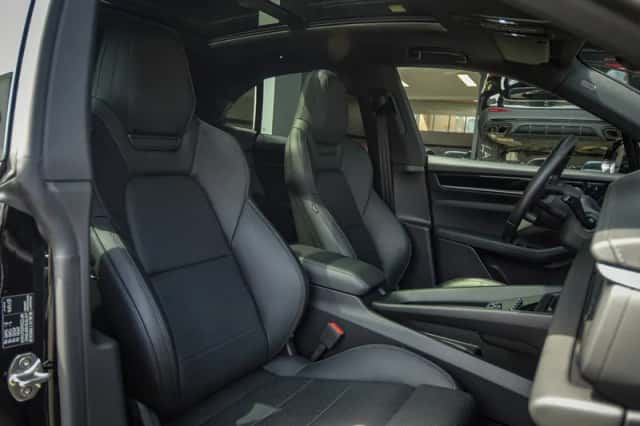 Porsche Macan (2025) thumbnail 18