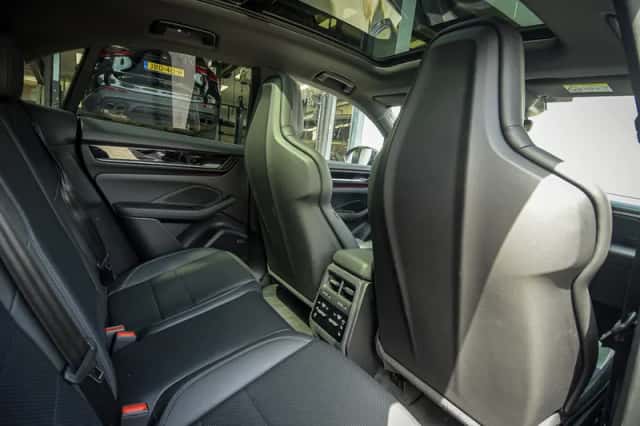 Porsche Macan (2025) thumbnail 23