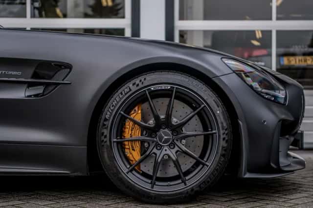 Mercedes-Benz AMG GT (2019) thumbnail 3