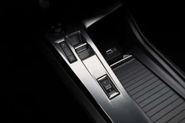 Peugeot 308 (2022) thumbnail 18