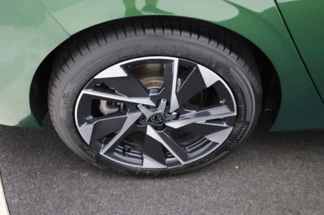 Peugeot 308 (2022) thumbnail 25