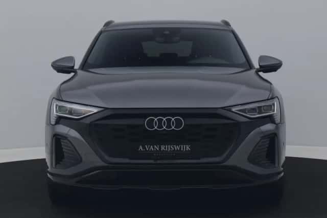 Audi Q8 (2023) thumbnail 13