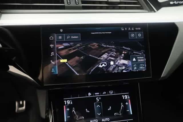 Audi Q8 (2023) thumbnail 15