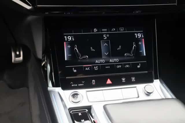 Audi Q8 (2023) thumbnail 16