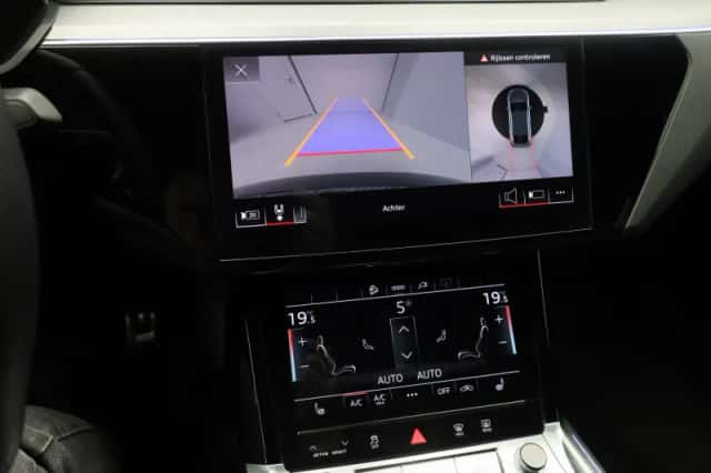 Audi Q8 (2023) thumbnail 28