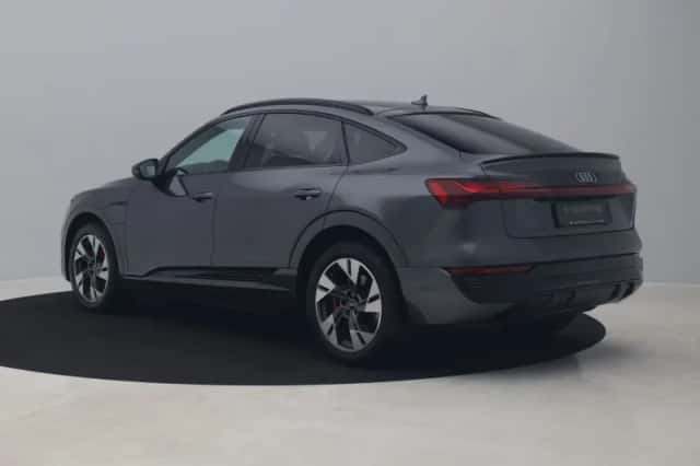 Audi Q8 (2023) thumbnail 5