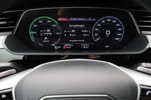 Audi Q8 (2023) thumbnail 7